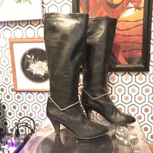Fabulous Black Leather Retro Boots